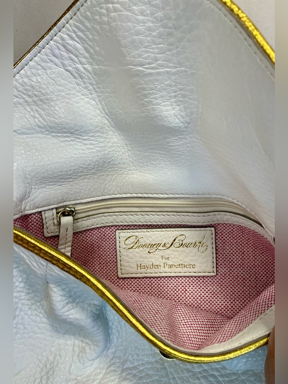 RARE Vintage White Dooney & Bourke Hayden Clutch Purse Pebbled Leather Gold Lion - Picture 6 of 12